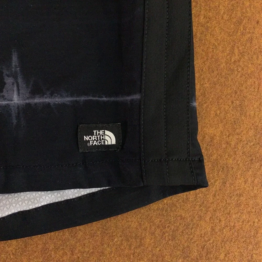 The North Face Mens 35 Inseam 10